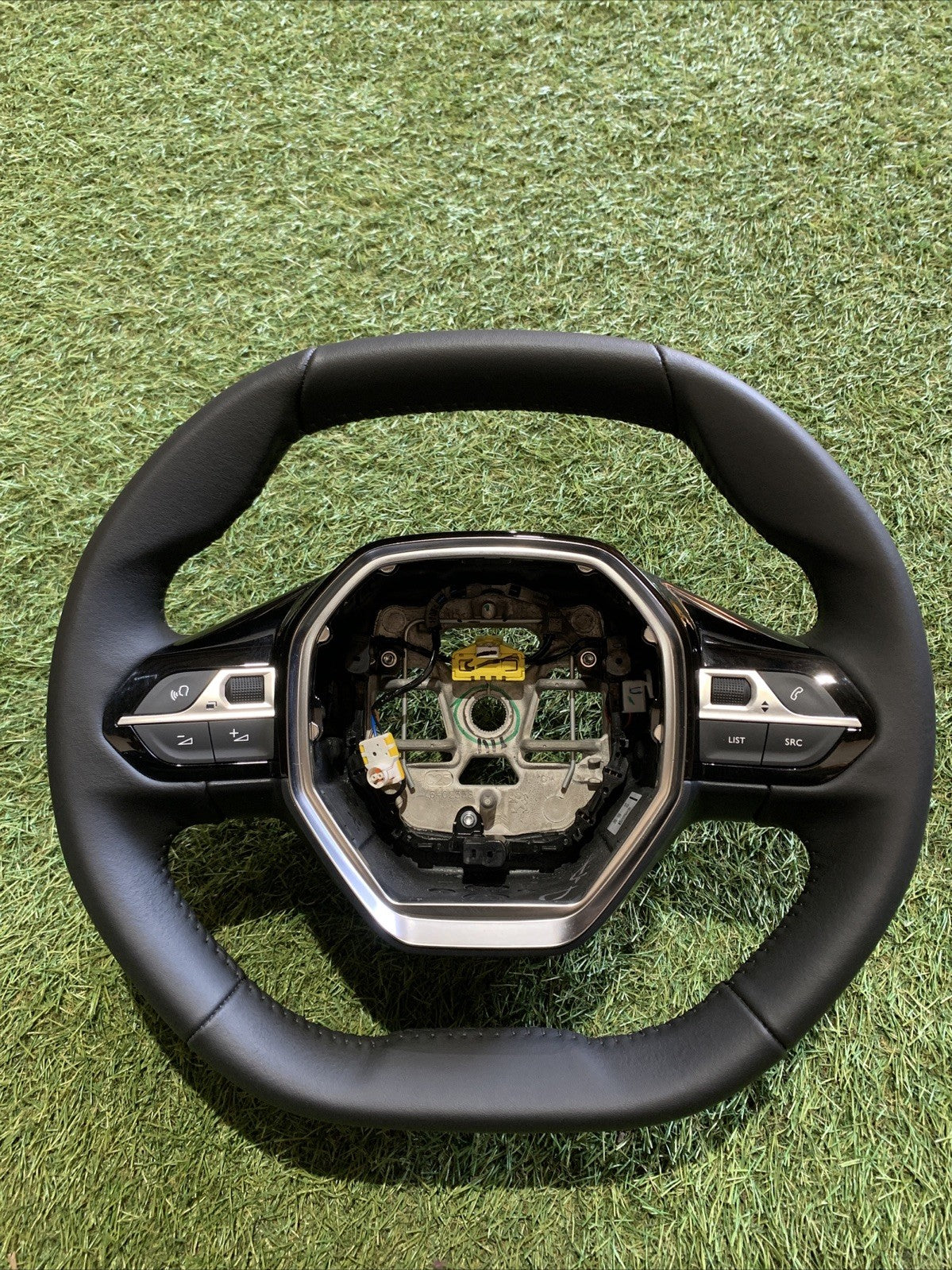 Volante In Pelle Multifunzioni Peugeot 2008 2025 98546457ZD