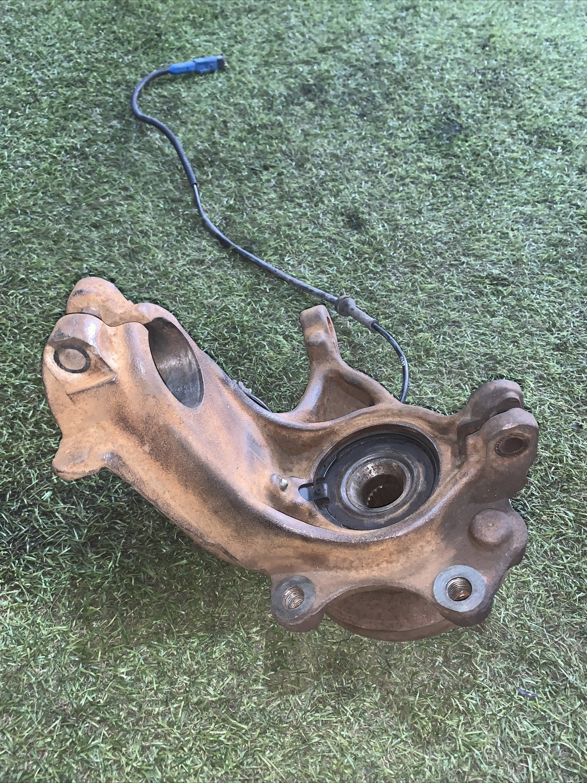 Mozzo montante fusello anteriore destro peugeot 207 1.2