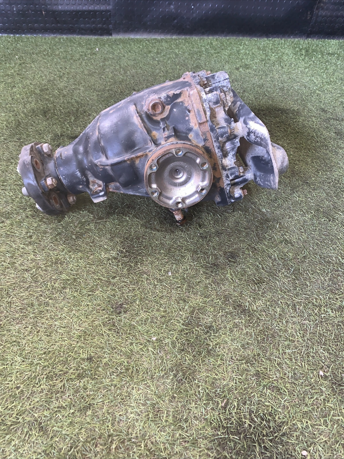 A2203510105 DIFFERENZIALE POSTERIORE MERCEDES Classe S W220