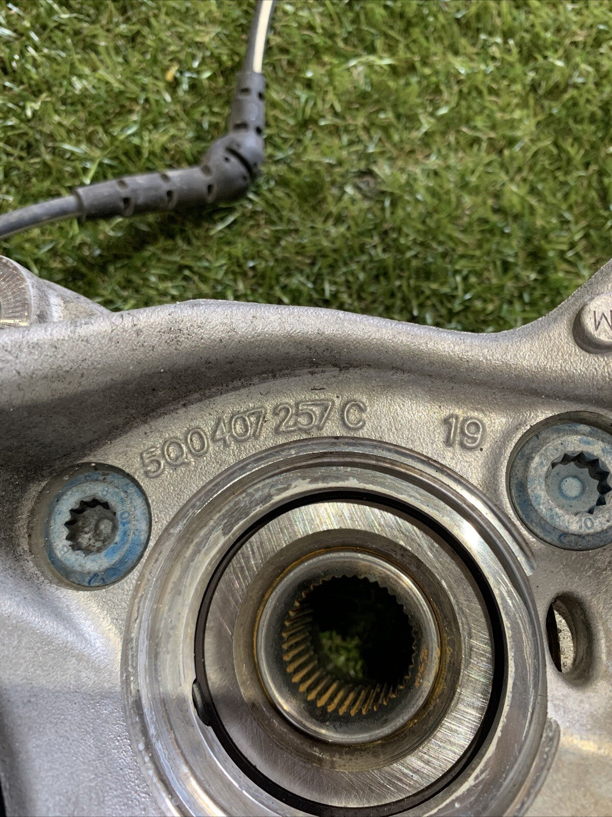 Mozzo Montante Fusello Anteriore Sinistro Seat Ateca 2017 1.6 Diesel 5Q0407257C