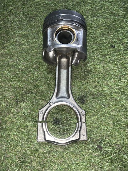 Pistone Con Biella Bmw G20 2.0 190 CV 858051504 (1)