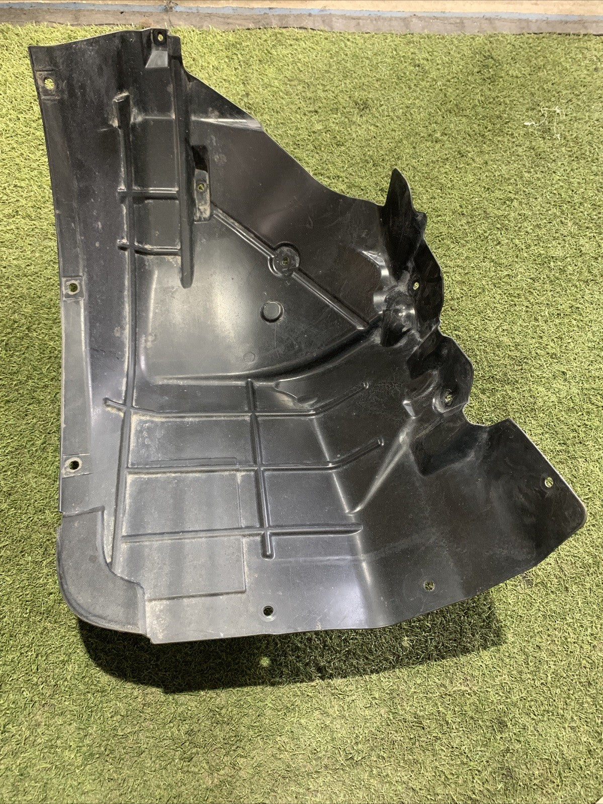 Parasassi Passaruota Anteriore Destra Parte Posteriore Maserati Levante 