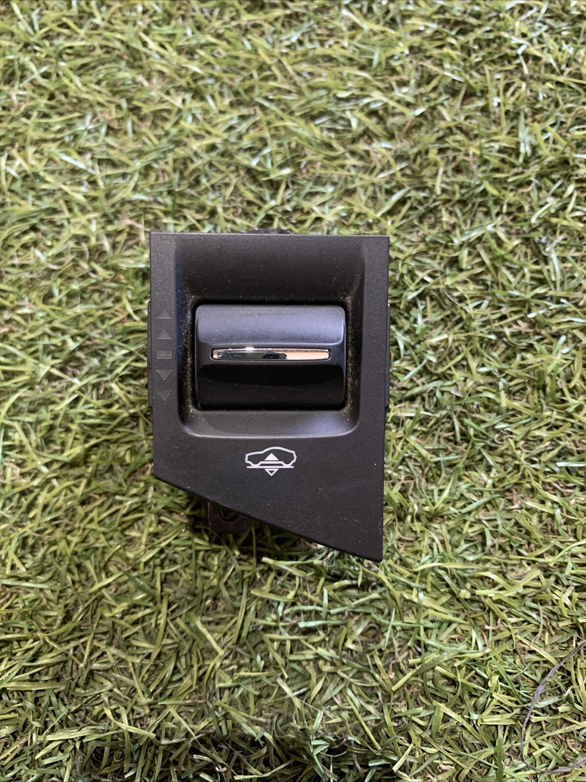 670064671 PULSANTE INTERRUTTORE COMANDO SOSPENSIONE MASERATI LEVANTE