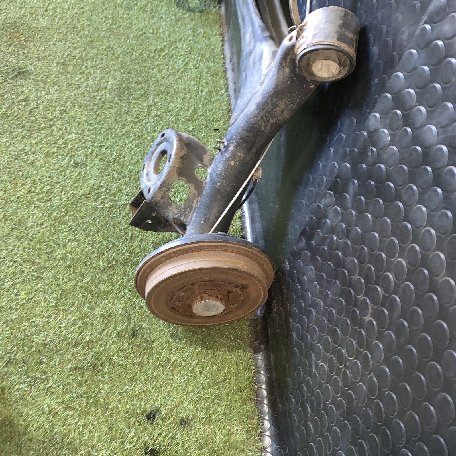 Ponte Assale Posteriore Volkswagen Polo 9N Con Freni A Tamburo