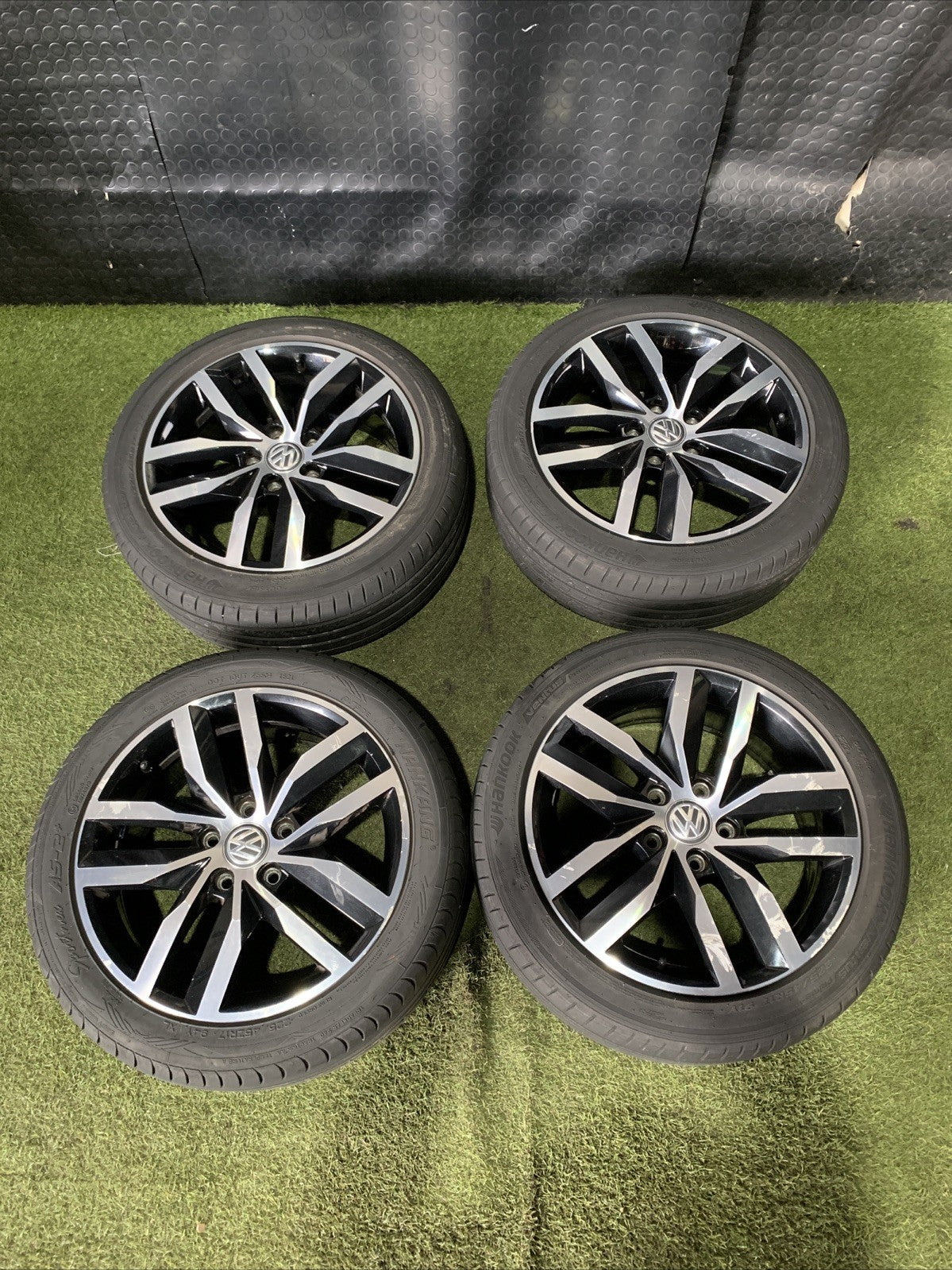 Cerchi In Lega Da 17 Con Gomme Volkswagen Golf 7 5G0601025DG