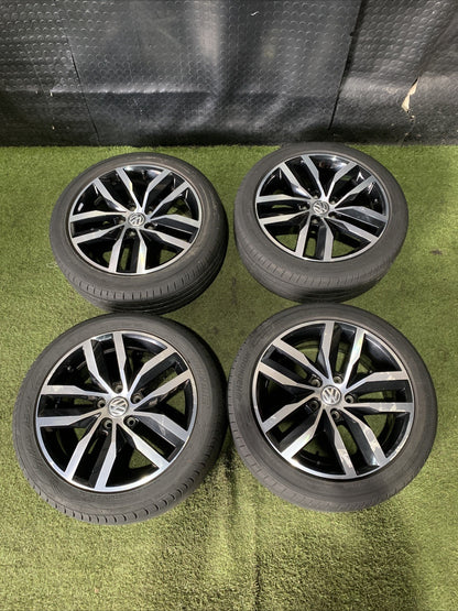 Cerchi In Lega Da 17 Con Gomme Volkswagen Golf 7 5G0601025DG