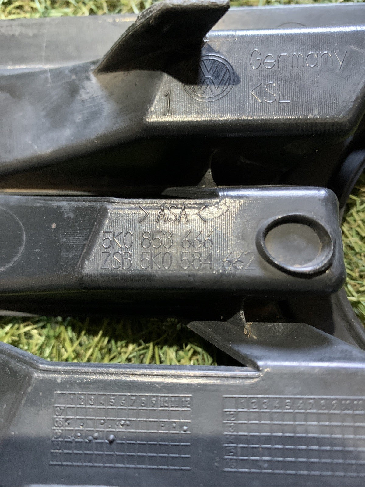 Griglia Fendinebbia Paraurti Anteriore Lato Destro Volkswagen Golf 6 5K0853666