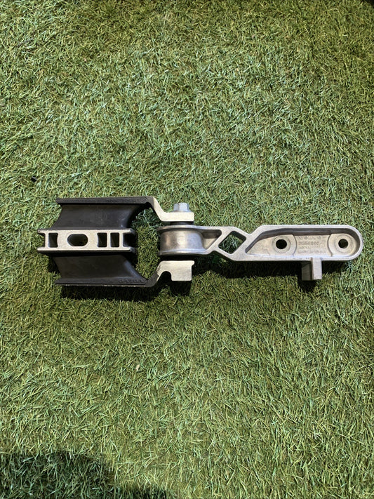 Supporto Motore Volvo XC60 2025 2.0 Hybrid 31359890