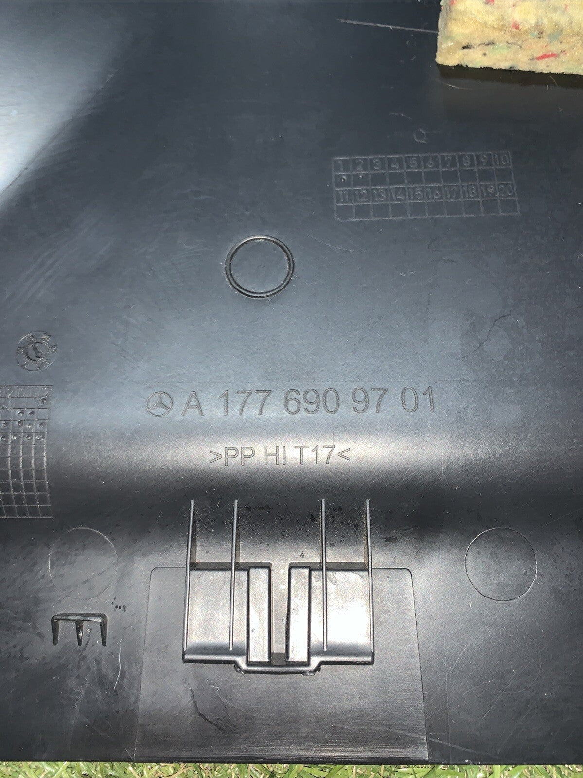 A1776909701 RIVESTIMENTO INTERNO MONTANTE CENTRALE INFERIORE SX MERCEDES W177