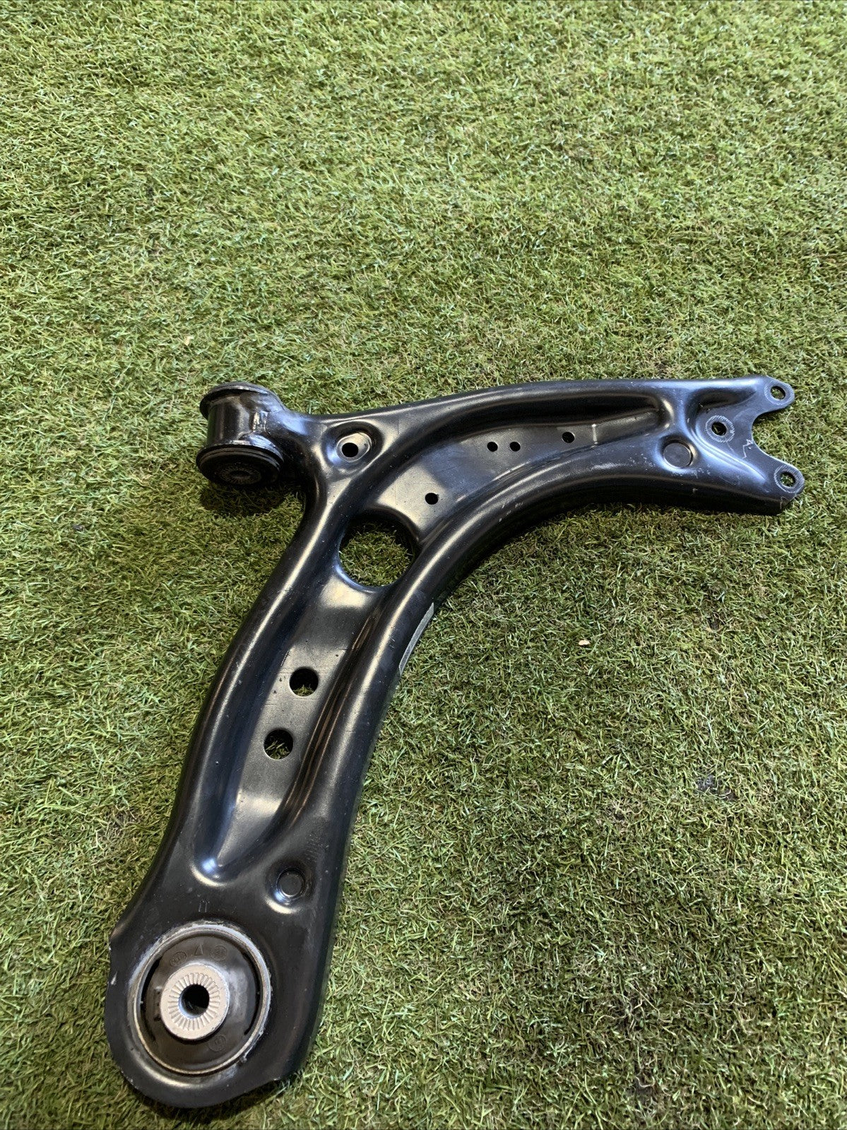 Braccio Oscillante Anteriore Destro Audi Q2 2018 81A407152C