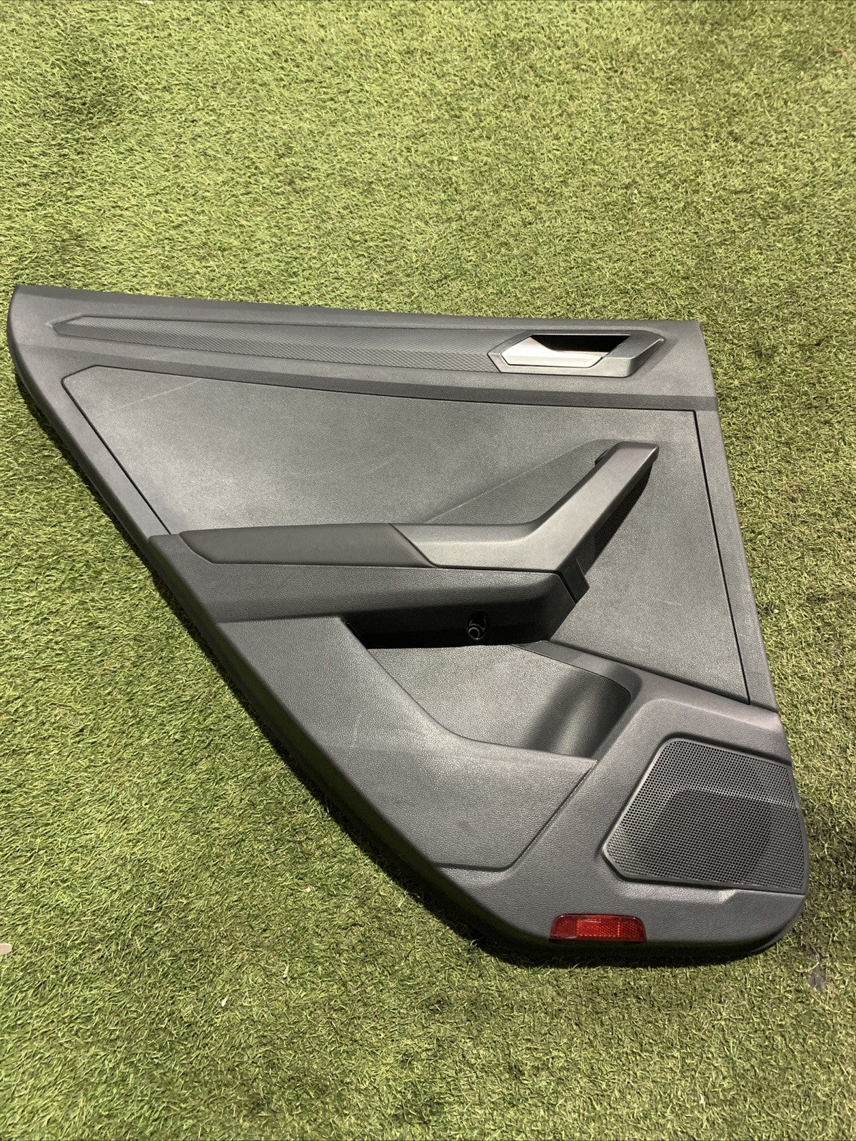 PANNELLO INTERNO PORTA POSTERIORE SINISTRO VOLKSWAGEN T-ROC (2022) 2GA867211