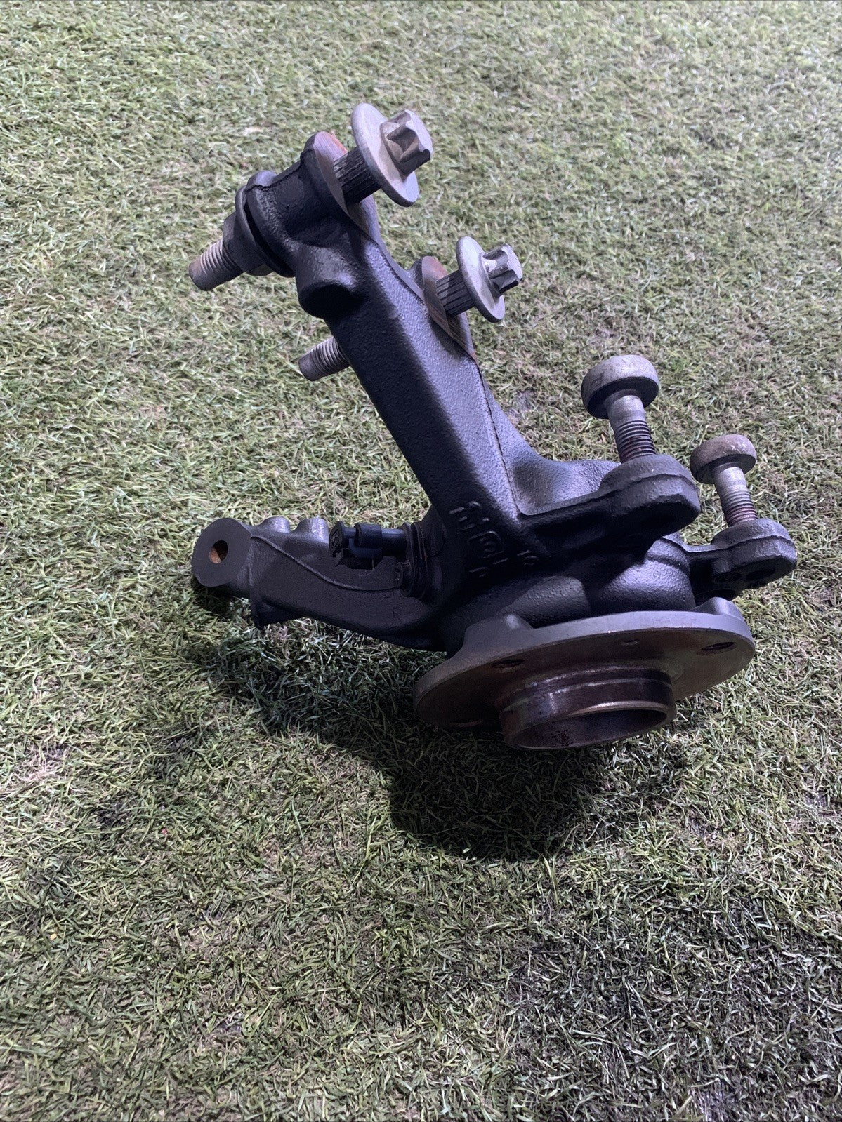 Mozzo Montante Fusello Anteriore Destro Peugeot 2008 2020 1.2 Benzina 9826532380