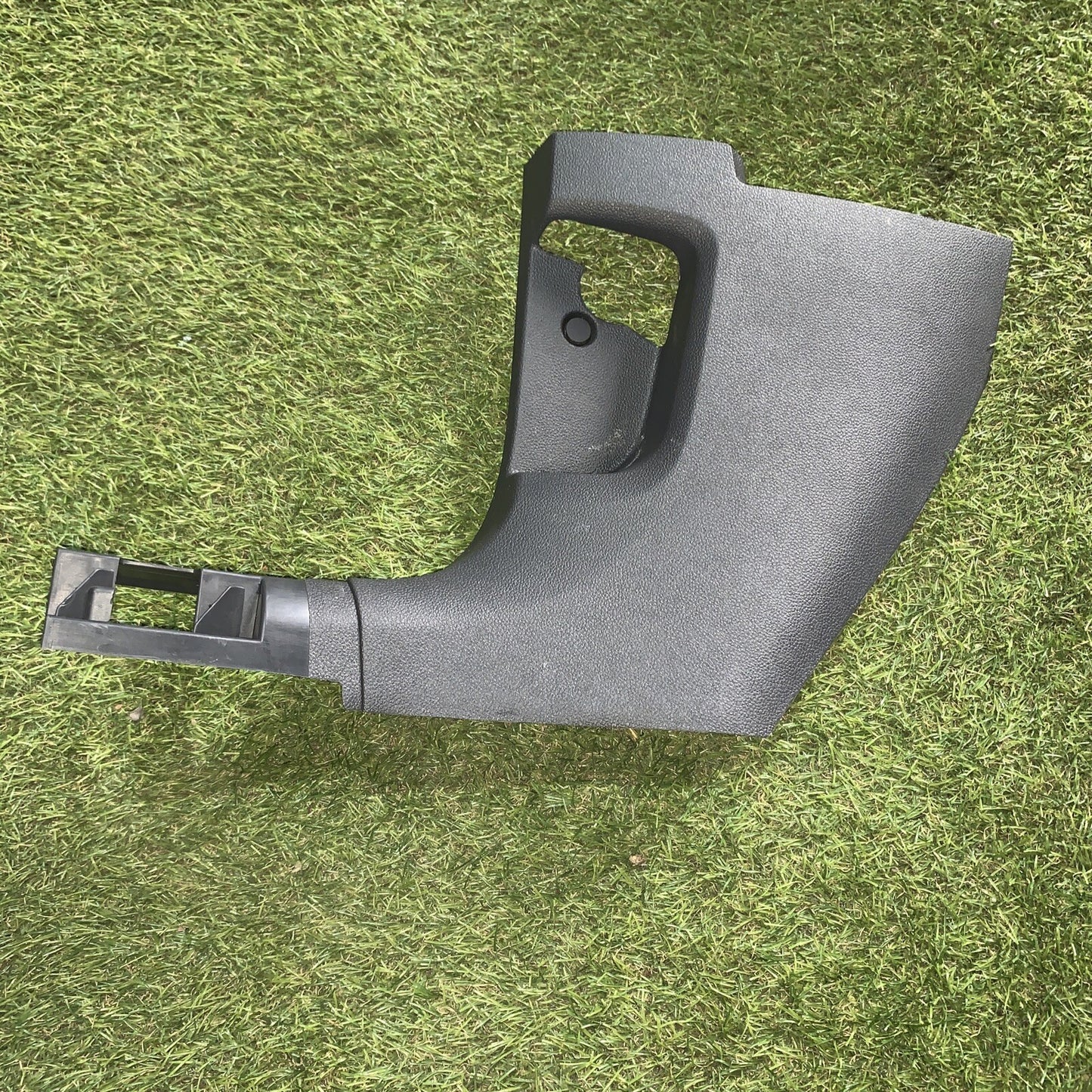 Rivestimento Battitacco Anteriore Sinistro Volkswagen T-Roc 2GA863483