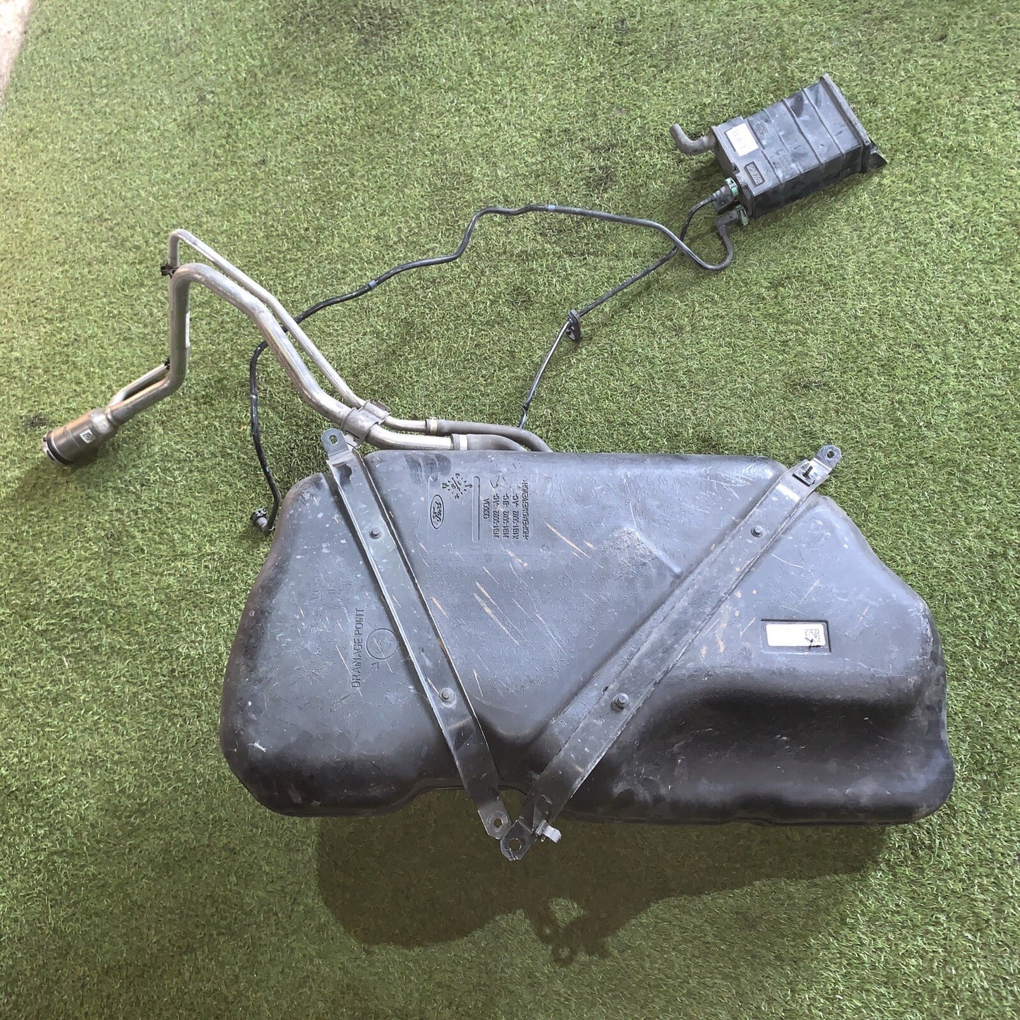 J1B1-9K007-B serbatoio carburante per FORD FIESTA VII 1.0 Benzina 2019