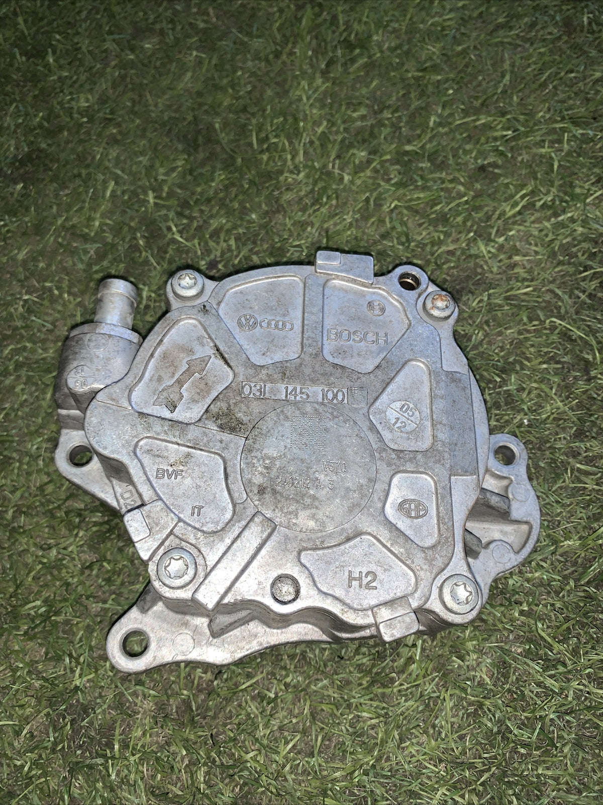 POMPA VUOTO AUDI A4-A5 8K2 8K5 - 2.0 TDI (2007 IN POI) 03L145100F DEPRESSORE