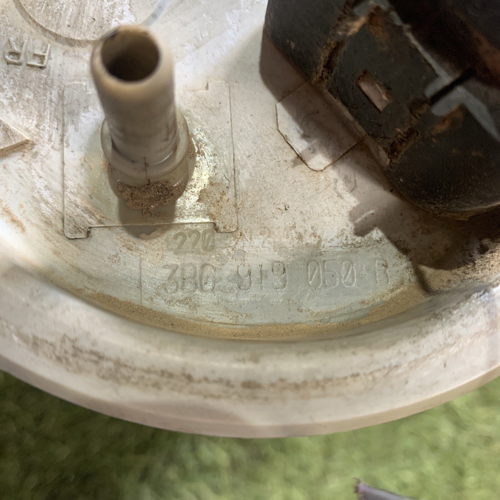 POMPA CARBURANTE VOLKSWAGEN PASSAT 1.9 TDi ( 2000 > 2005 ) 3B0919050B ORIGINALE