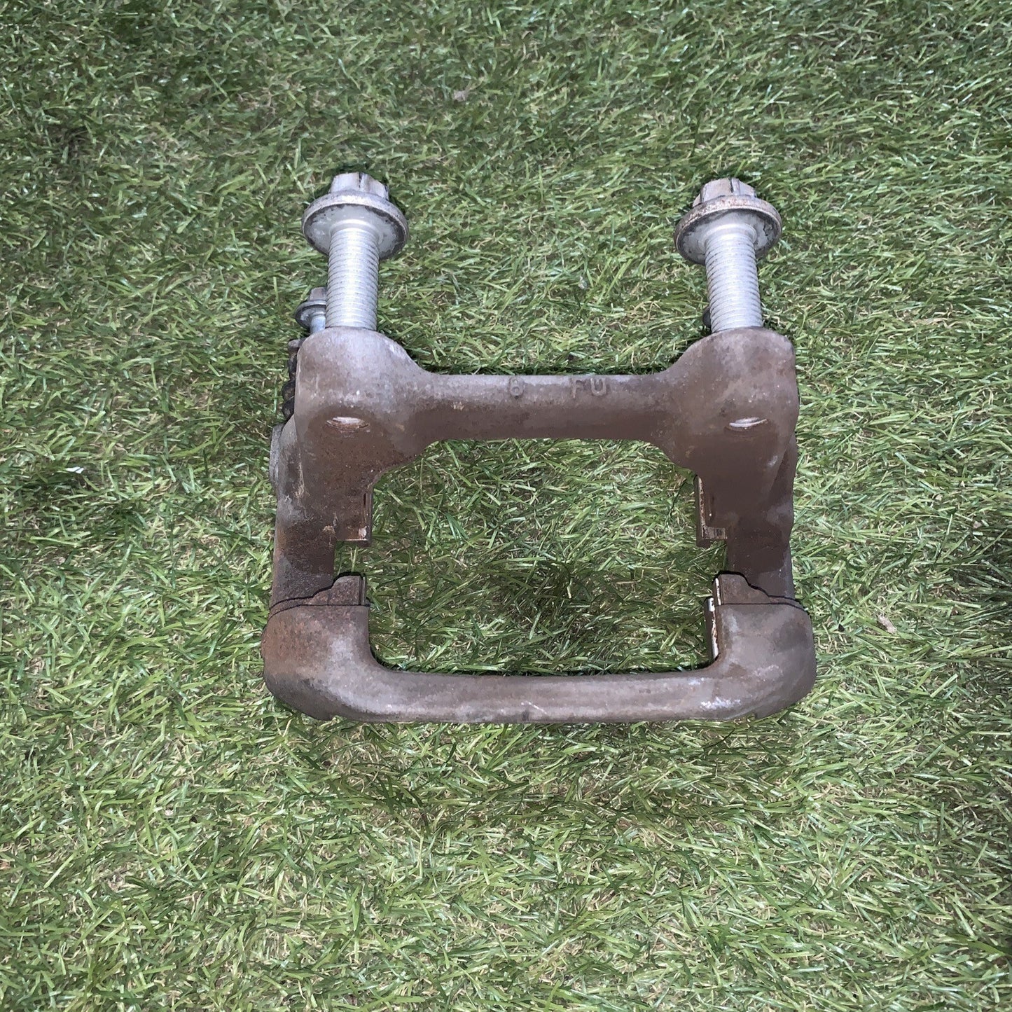 porta pinza posteriore  dx mercedes w177