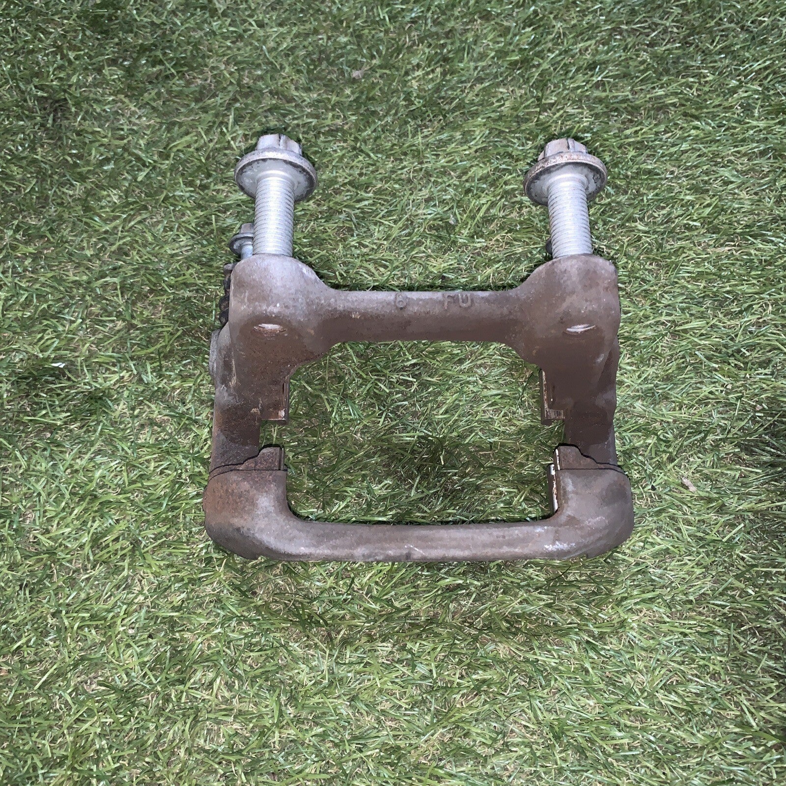 porta pinza posteriore  dx mercedes w177