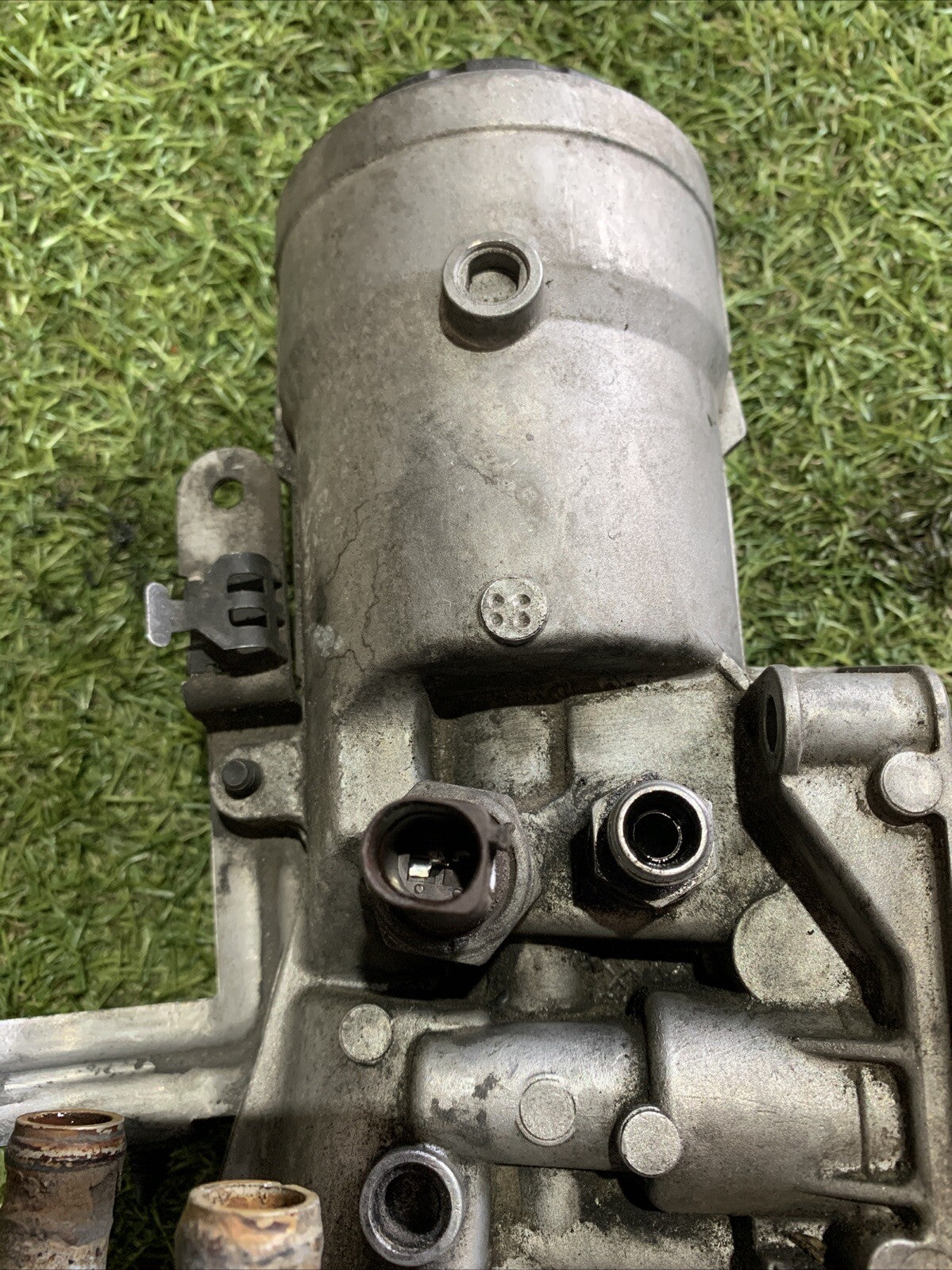 SCAMBIATORE RADIATORE OLIO AUDI A3 8P 2.0 045115389J (2)