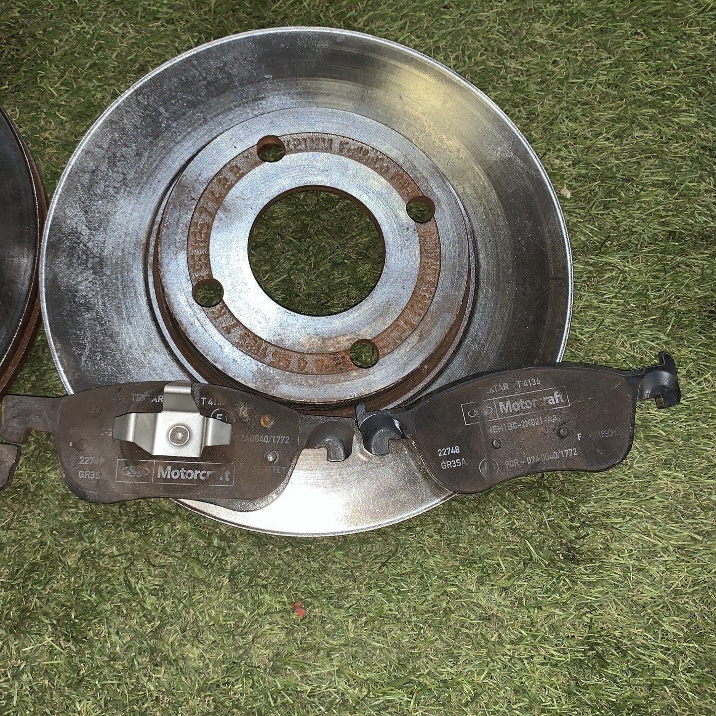 Dischi E Pasticche Posteriori Ford Fiesta 2019 1.0 Benzina Originali 