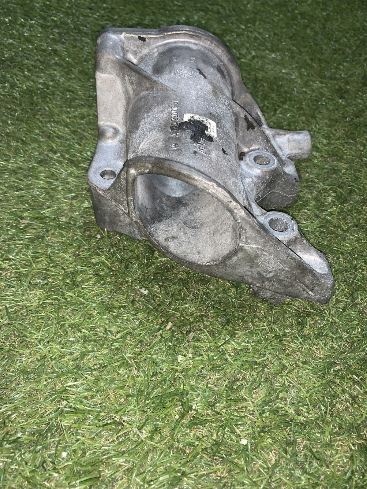 Staffa del cuscinetto di supporto dell’albero di trasmissione Mercedes W177