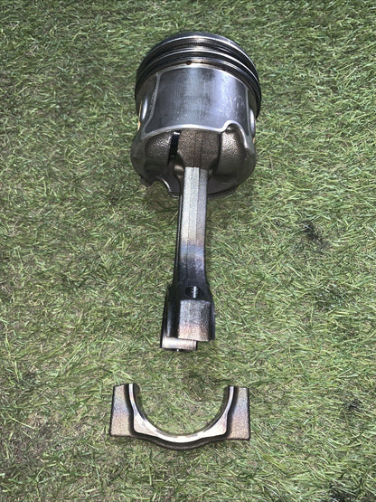 Pistone Con Biella Bmw G20 2.0 190 CV 858051504 (2)