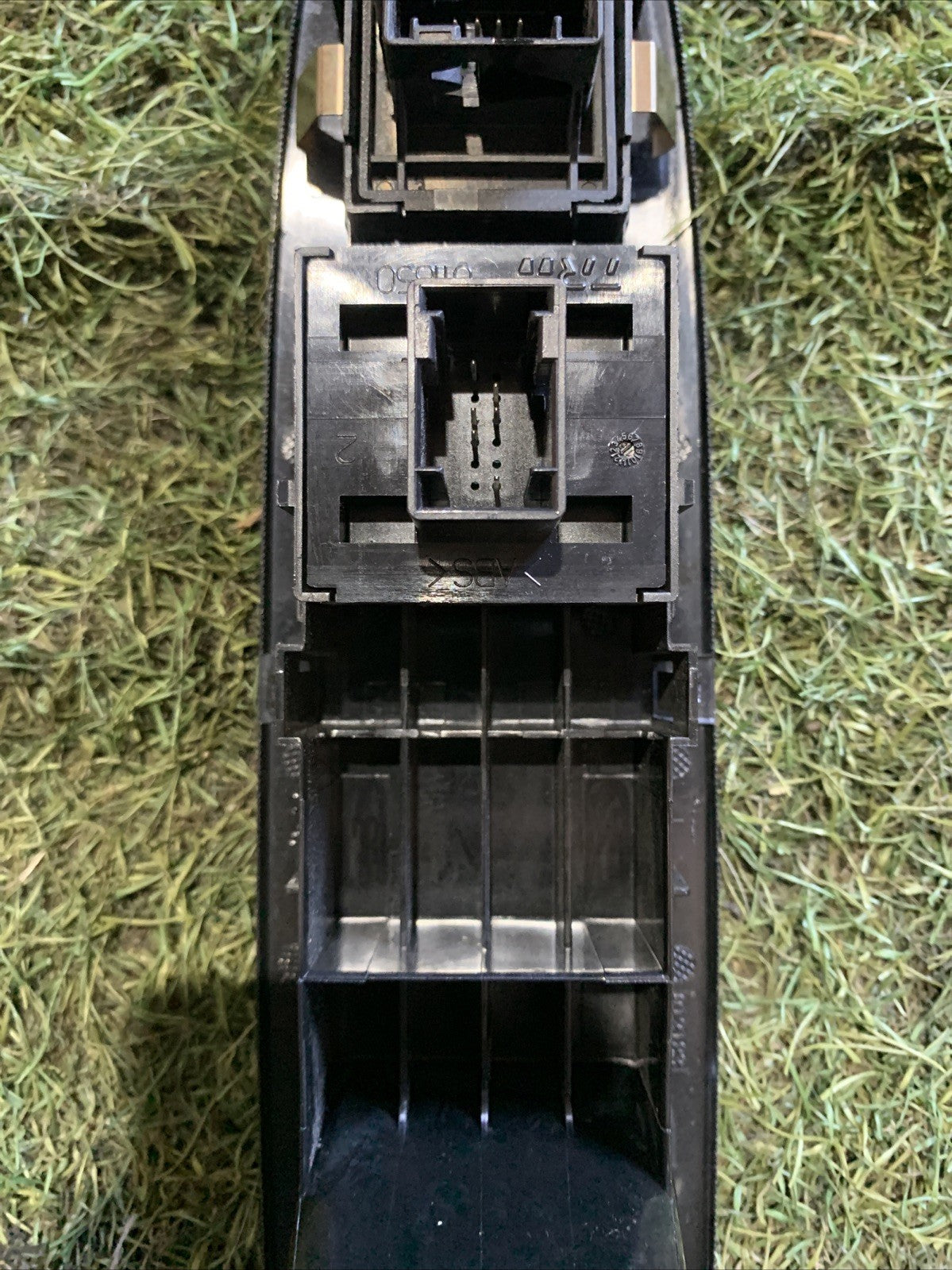 PULSANTIERA ANTERIORE SINISTRA PER LANCIA Ypsilon 4° Serie 735531345 (11>23)