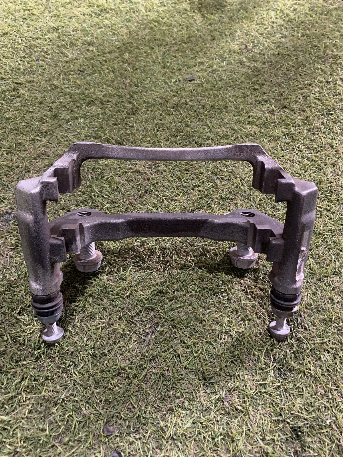 Porta Pinza Freno Anteriore Sinistra volkswagen Golf 7 1.6 TDI Originale (2)