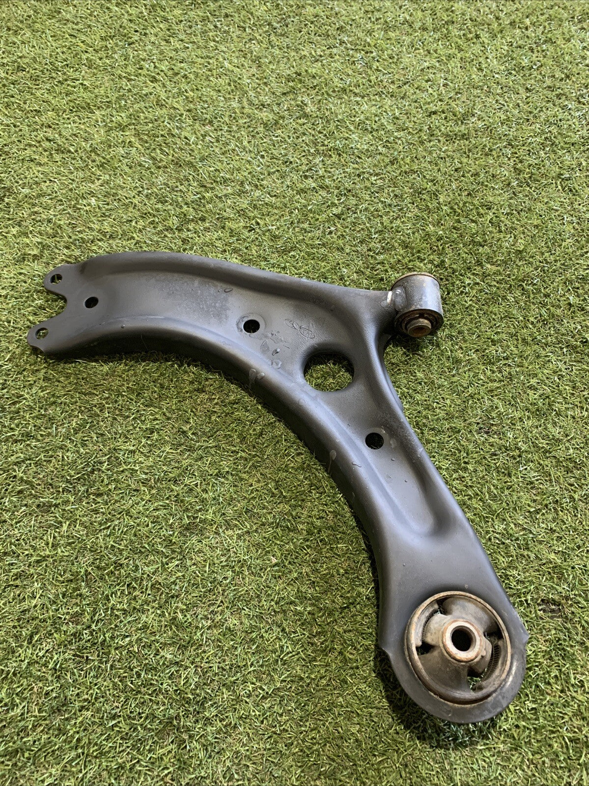 BRACCIO OSCILLANTE ANTERIORE SINISTRO PER KIA Sportage Serie 54500-F1000 (16>21