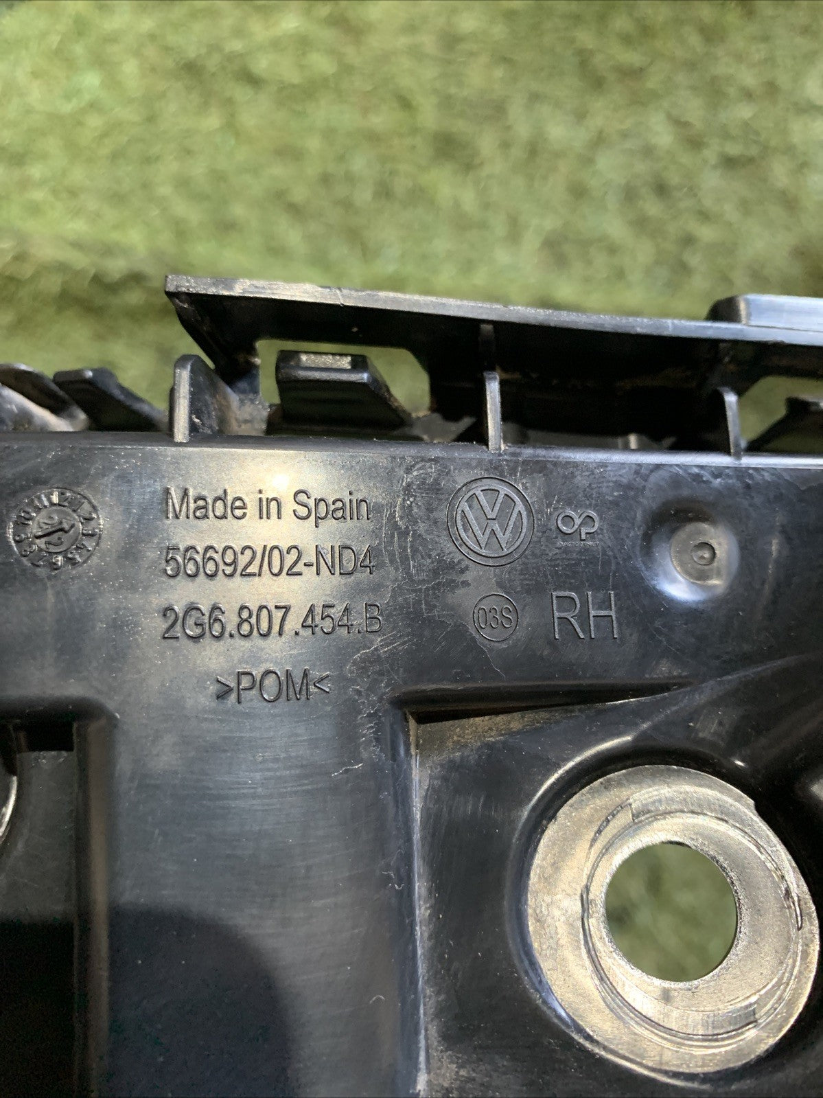 STAFFA SUPPORTO PARAURTI POSTERIORE LATO DESTRO VOLKSWAGEN POLO 2023 2G6807454B