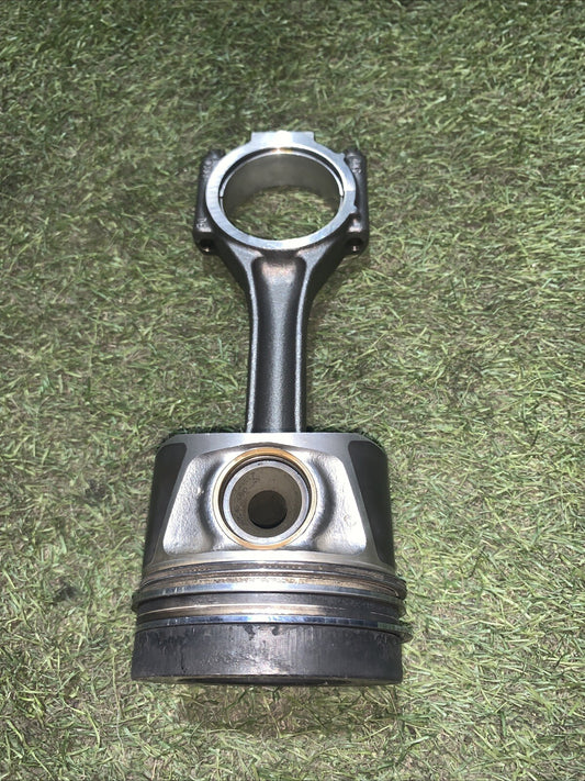 038JV400 PISTONE BIELLA MOTORE AUDI A4 2.0 D (2009) (2)