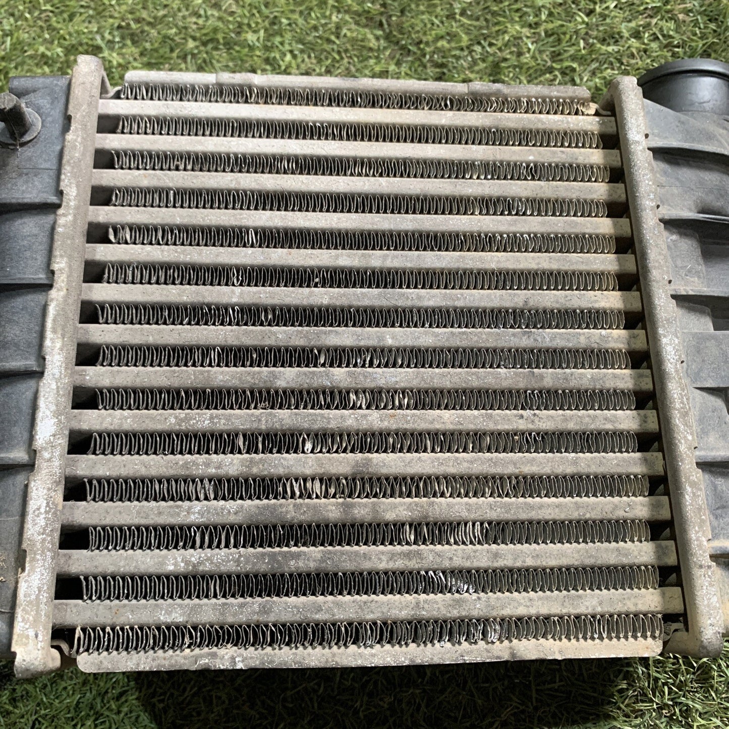 Radiatore intercooler compatibile per Volkswagen polo 2001/2008 1.4/1.9 diesel