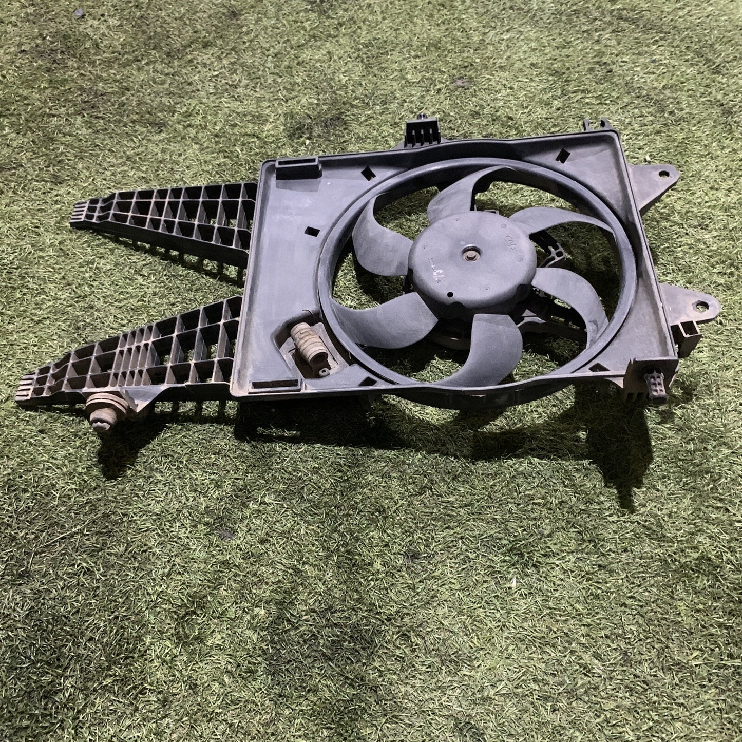 851600600 ELETTROVENTOLA FIAT PUNTO 188 1.3 D (2005)