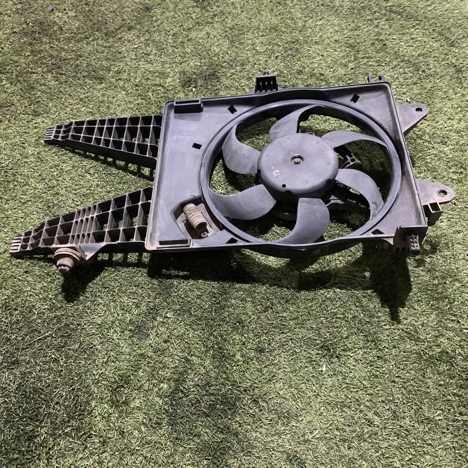 851600600 ELETTROVENTOLA FIAT PUNTO 188 1.3 D (2005)