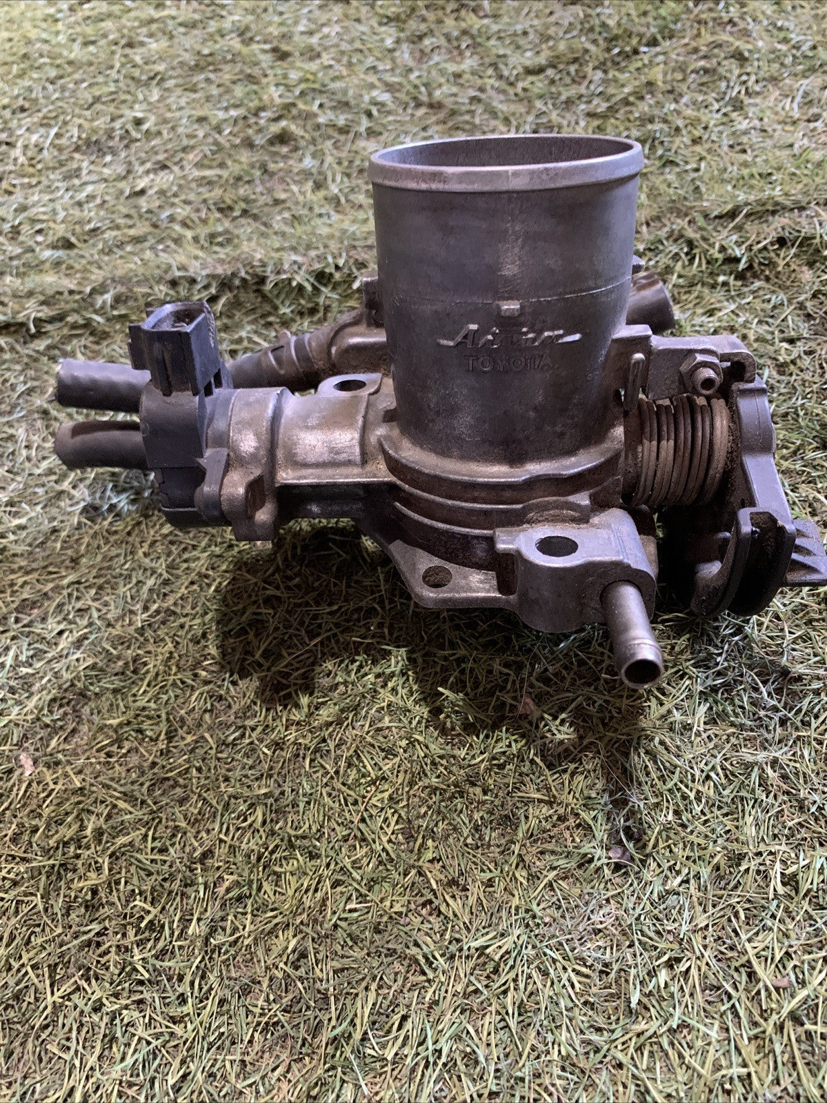 CORPO FARFALLATO TOYOTA YARIS 2002 1.5 BENZINA 2221021020