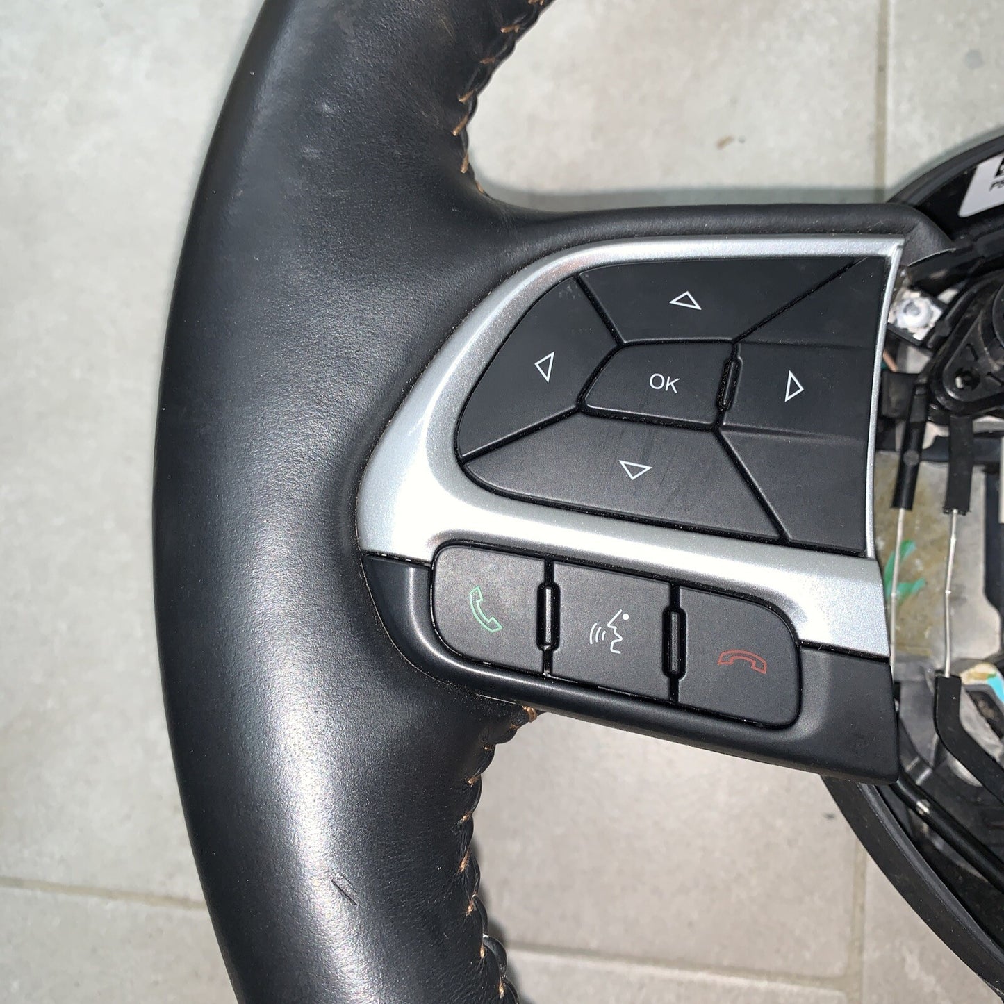 1049805V95 VOLANTE CON COMANDI MULTIFUNZIONE  JEEP COMPASS Dal 2016-2022