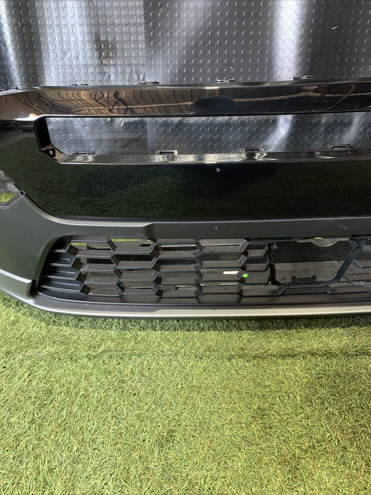 PARAURTI ANTERIORE JEEP AVENGER 2025