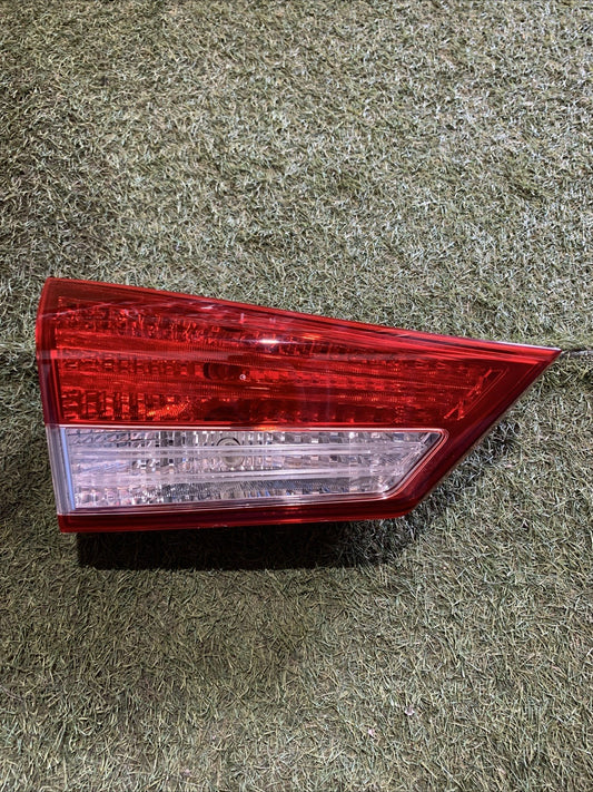 FANALE STOP POSTERIORE SINISTRO INTERNO HYUNDAI iX20 Serie 92403-1K0 (10 19)