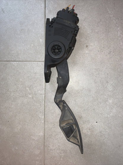 PEDALE ACCELERATORE FIAT Sedici 49400-79J90