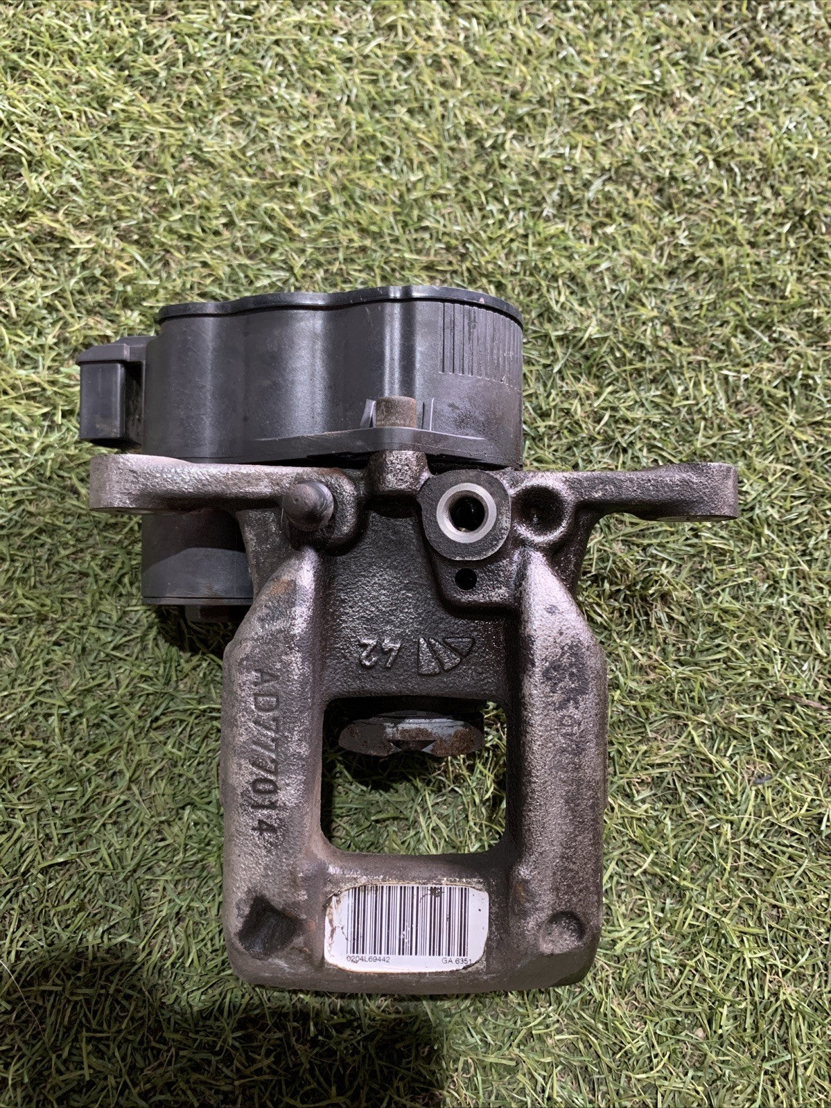 9819059380 PINZA FRENO POSTERIORE SX ELETTRICA PEUGEOT 3008 DAL 2016 (2)