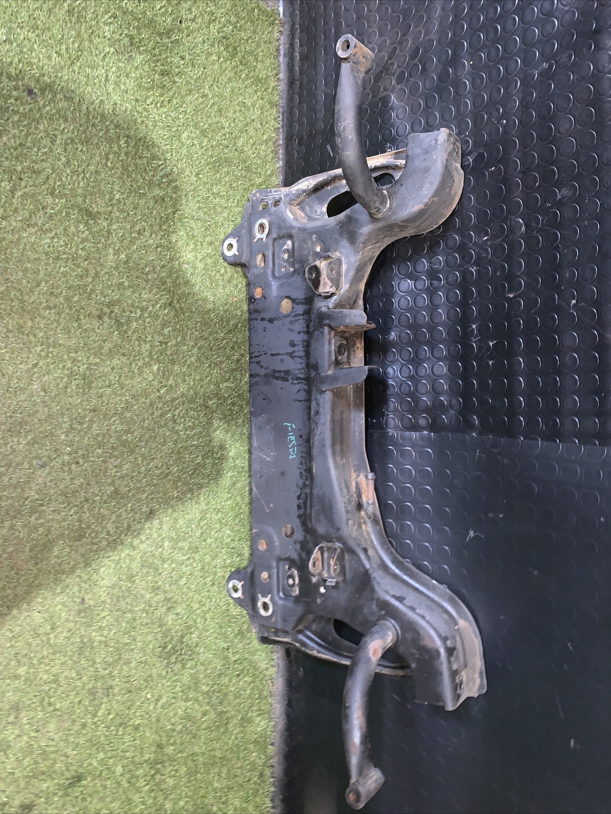 ASSALE ANTERIORE FORD FIESTA 5 (2002 - 2008) CULLA MOTORE 1.4 DIESEL - ORIG.