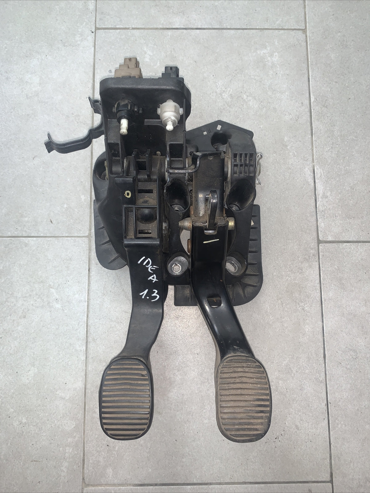 PEDALIERA FRENO + FRIZIONE FIAT IDEA 3808430008