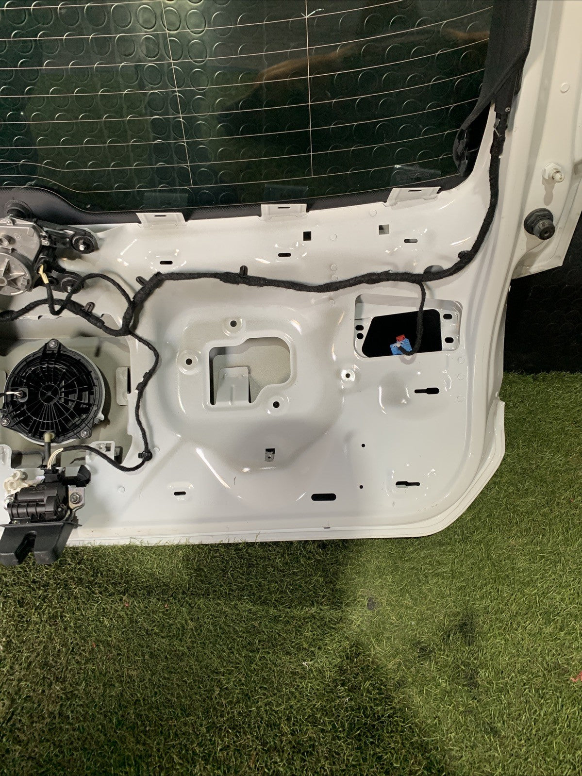 COFANO BAULE PORTELLONE POSTERIORE VOLKSWAGEN T-ROC 2024