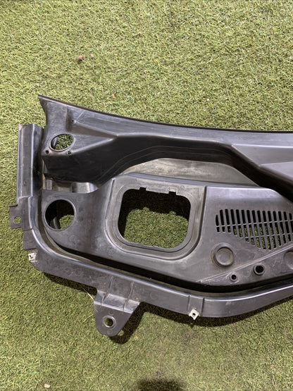 Griglia Gocciolatoio Tergicristalli Maserati Levante 670040250