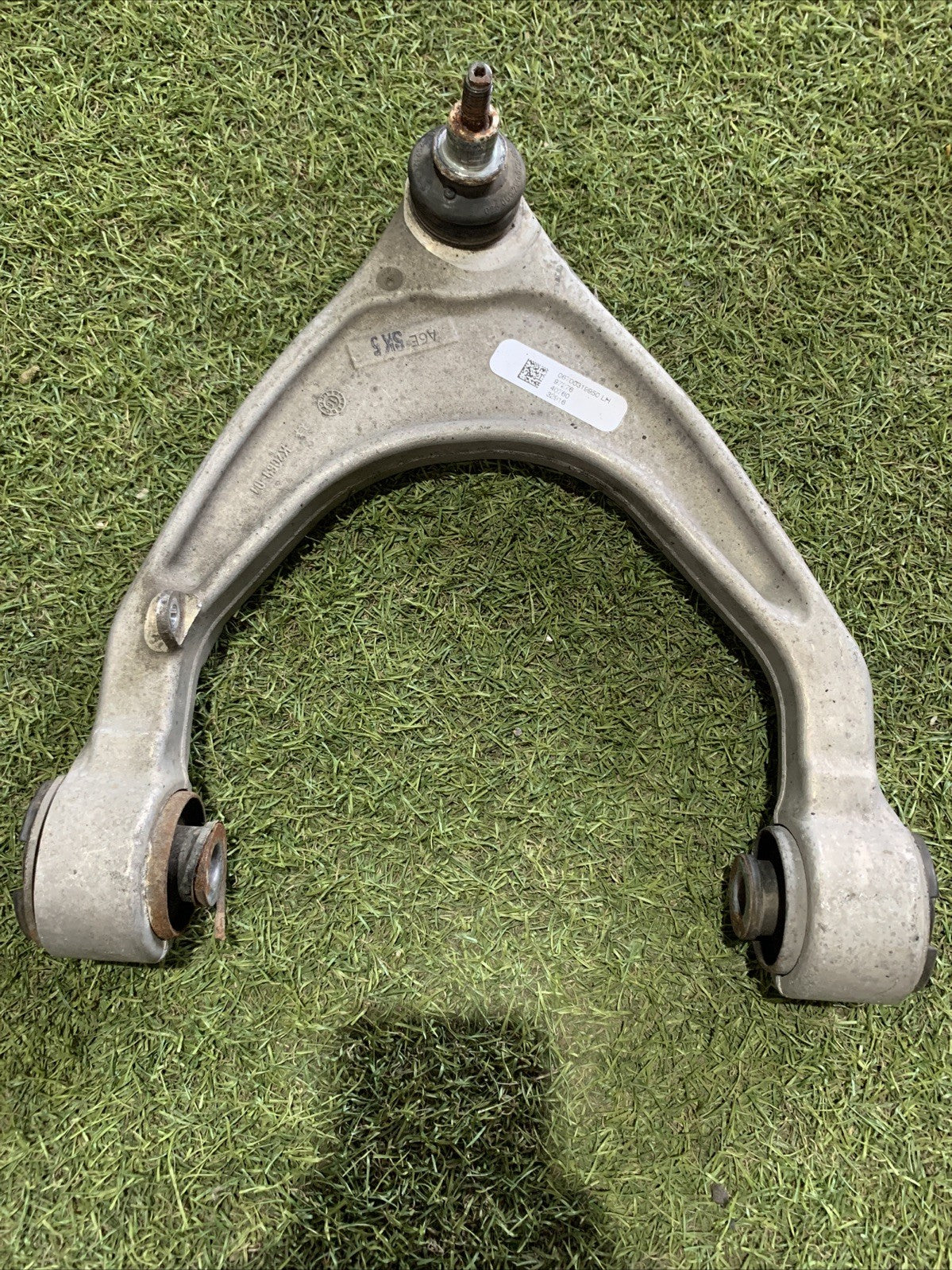 Braccio Oscillante Superiore Anteriore Sinistro Maserati Levante 06700319950