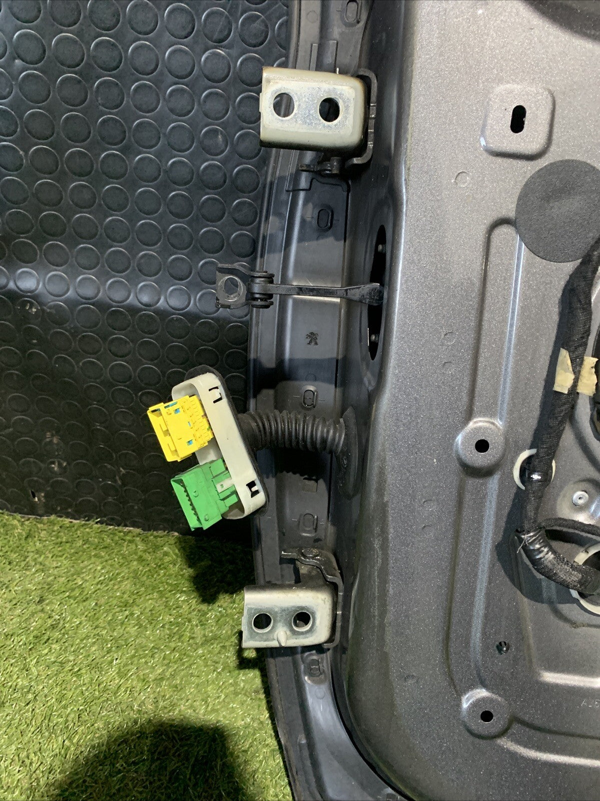 Porta Portiera Sportello Anteriore Destro Peugeot 2008 Anno 2015