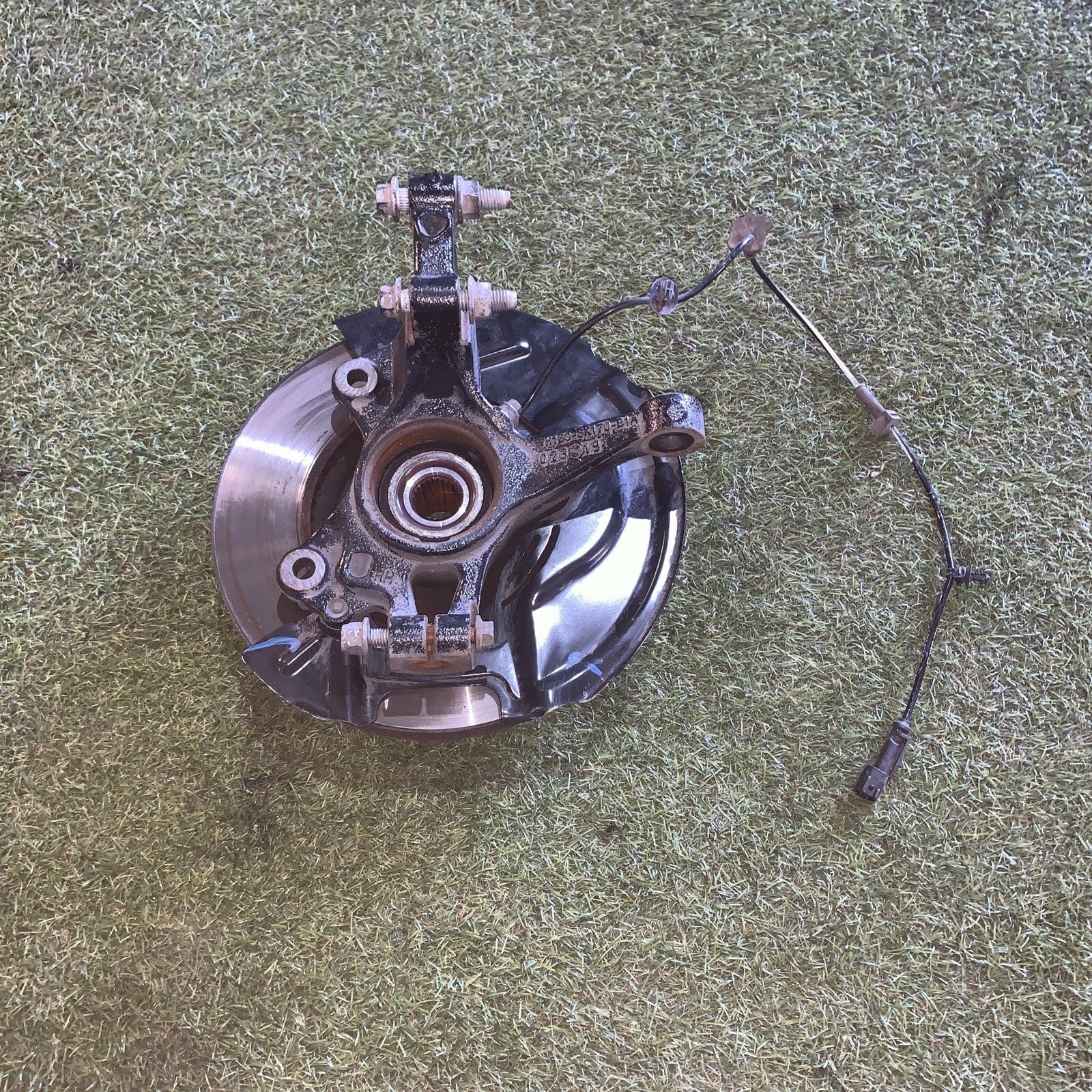 MONTANTE MOZZO ANTERIORE DESTRO FORD FIESTA 2019 1.1 BENZINA