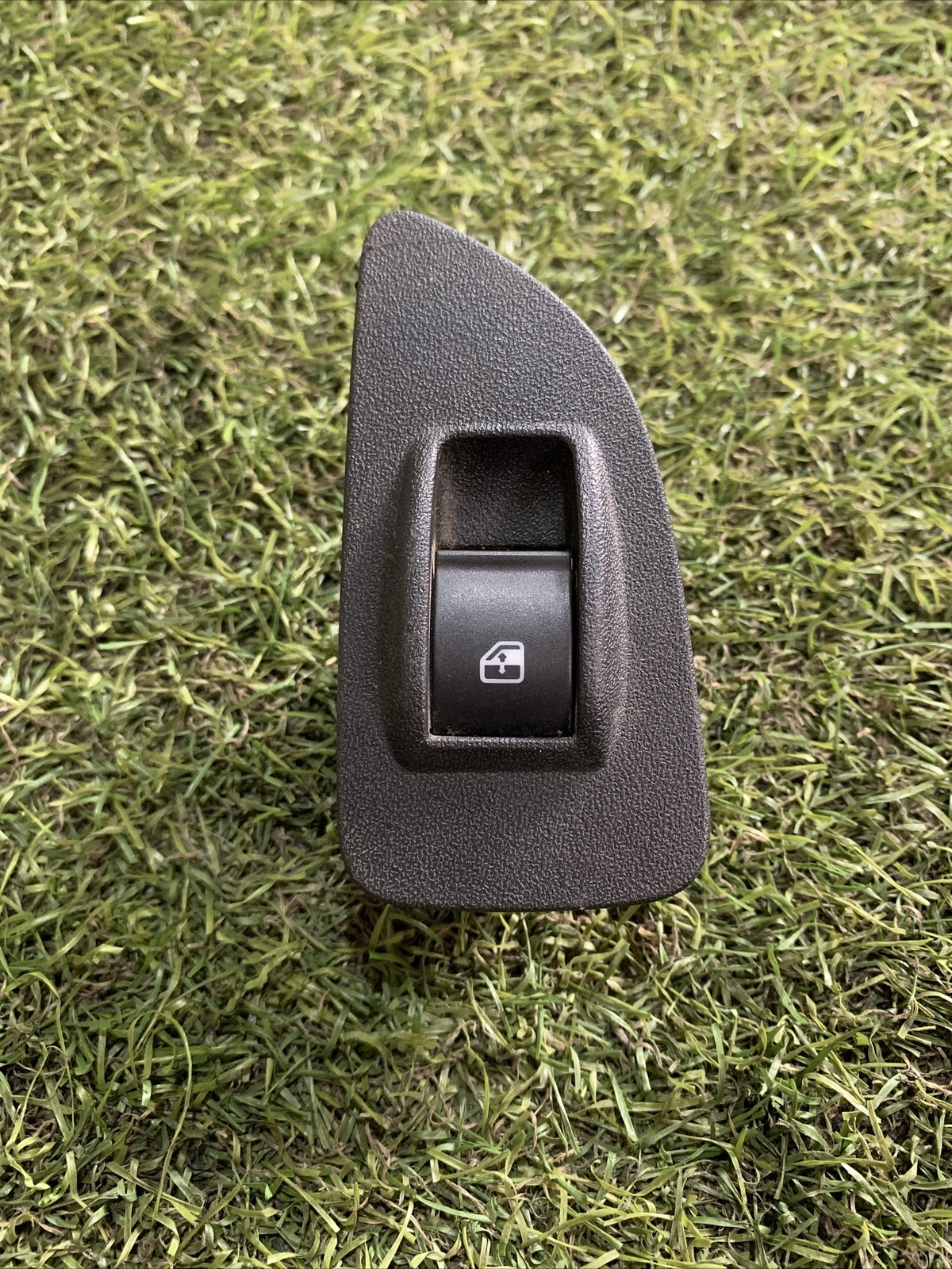 735380457 COMANDO INTERRUTTORE PULSANTIERA POSTERIORE DESTRA FIAT GRANDE PUNTO