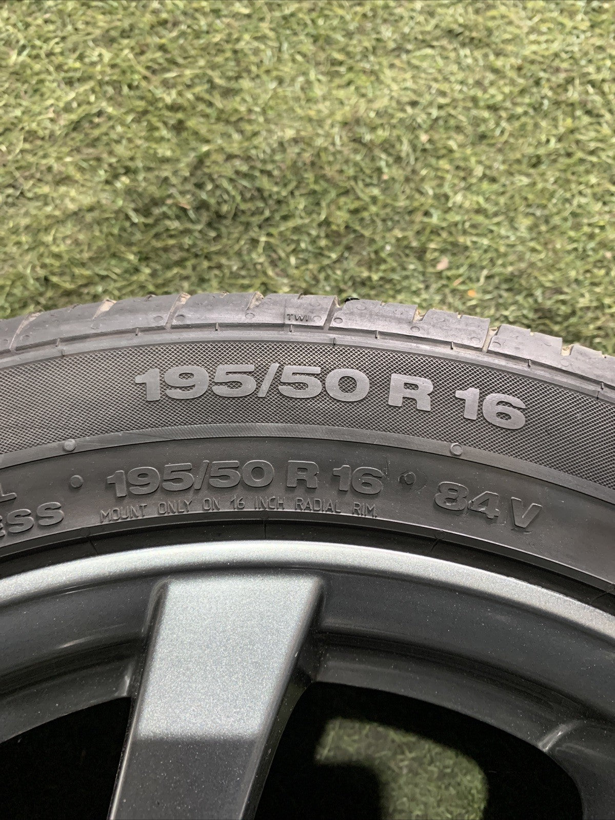 Cerchio In Lega Da 16 Con Gomma Toyota Yaris 2018 42611-0DC70 (1)