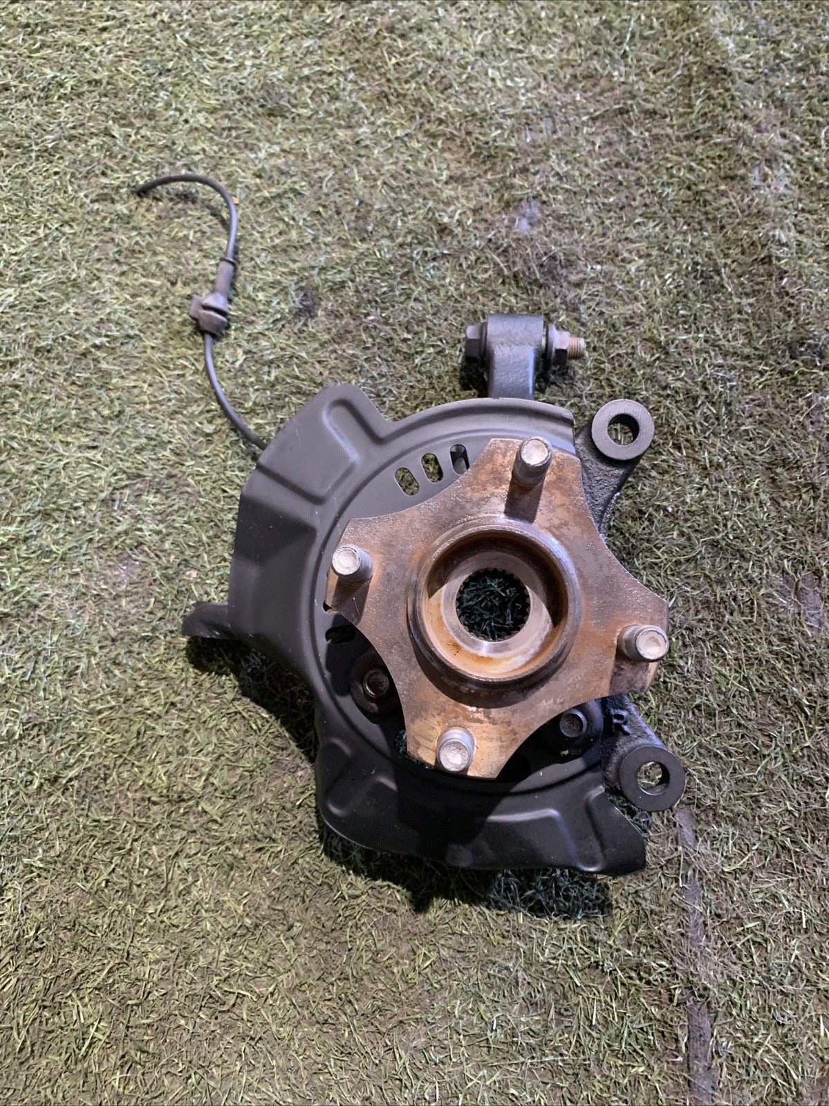 Mozzo Montante Fusello Anteriore Destro Suzuki Baleno 1.2 Benzina 45111M68P00